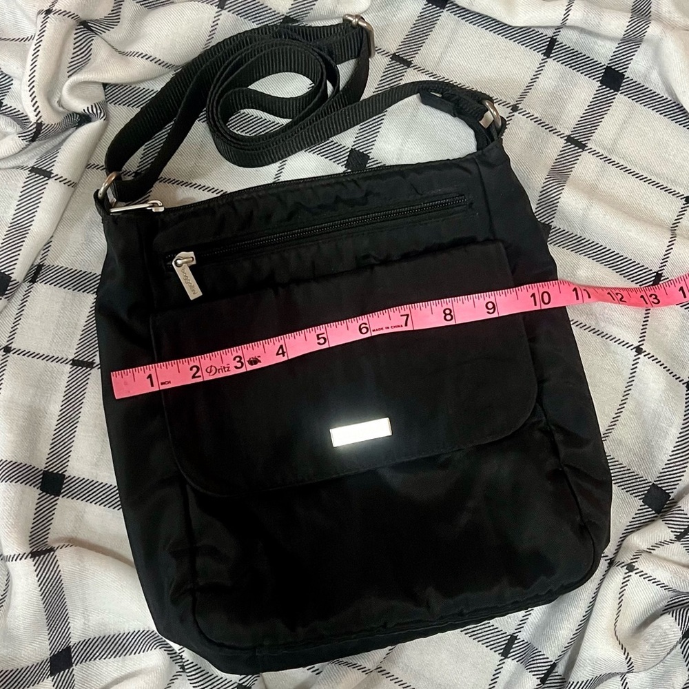 Baggallini Black Crossbody Bag - Picture 3 of 10